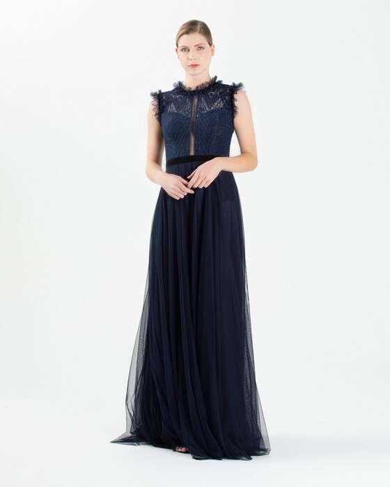 A Cut Frill Collar Tulle Evening Dress