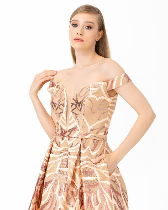A Cut Open Shoulder Embroidered Evening Dress