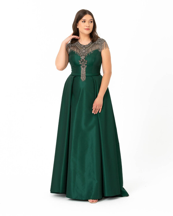  Plus Size Indian Accessoried Evening Dress