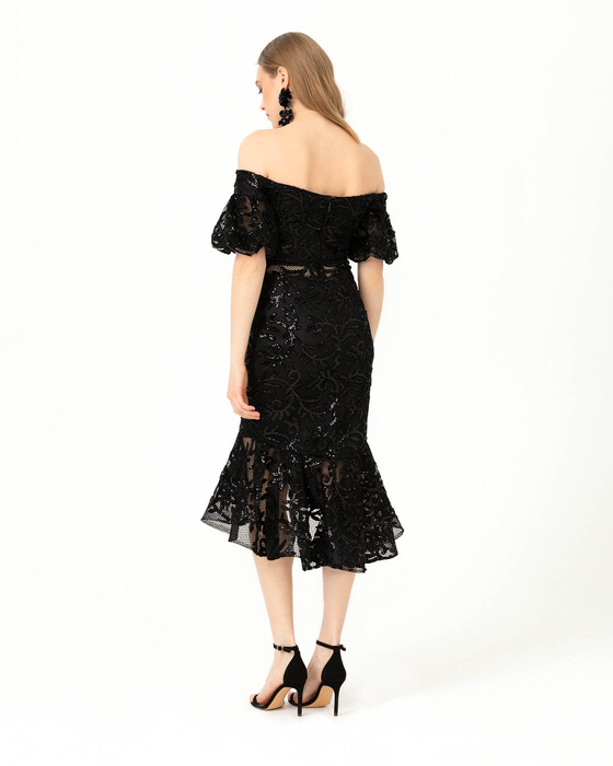 Narrow Form V Neck Lace Evening Dress