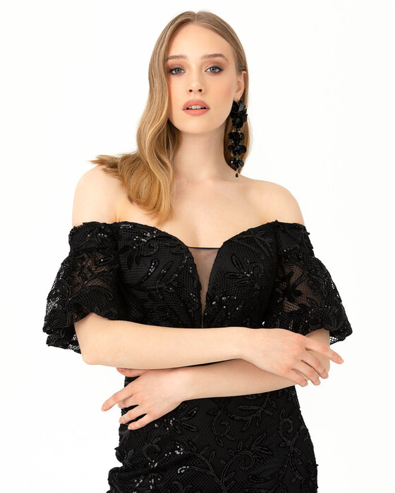 Narrow Form V Neck Lace Evening Dress