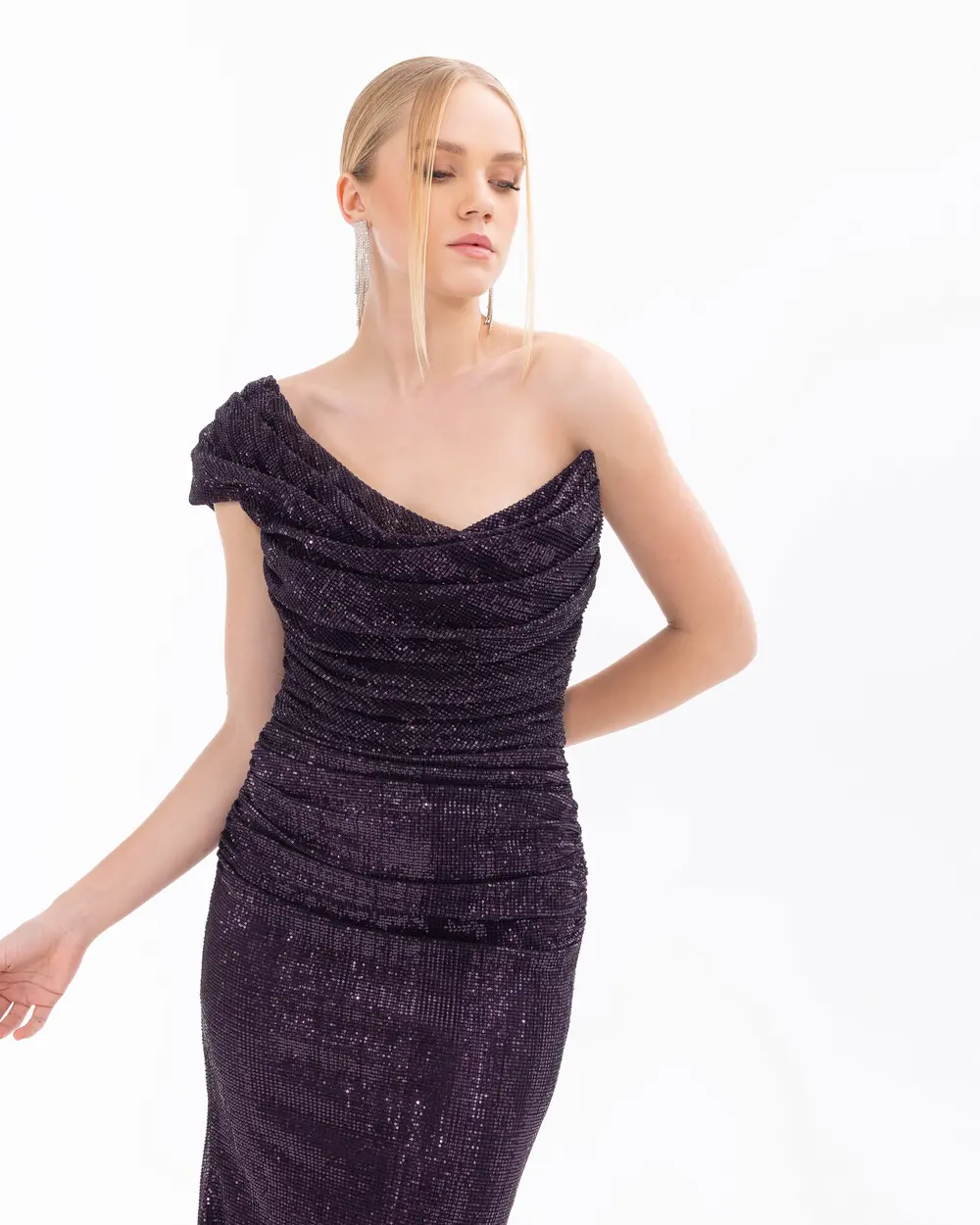 Swallow Neck Sequined Fish Form Evening Dress