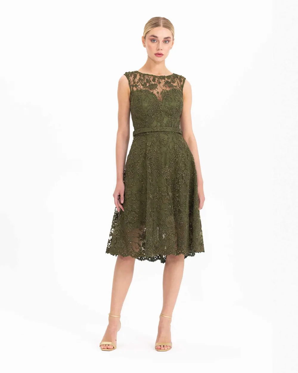 A FORM EMBROIDERED TULLE EVENING DRESS