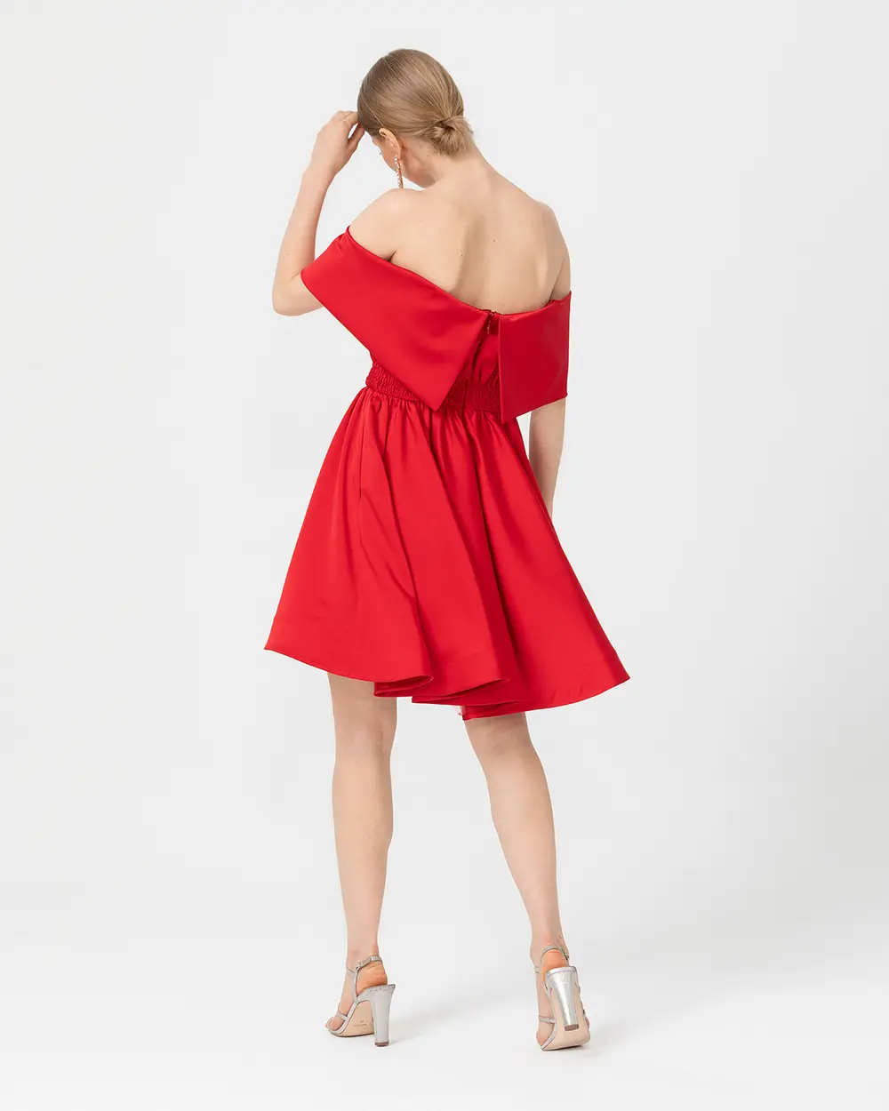 A Cut Open Shoulder Satin Evening Dress