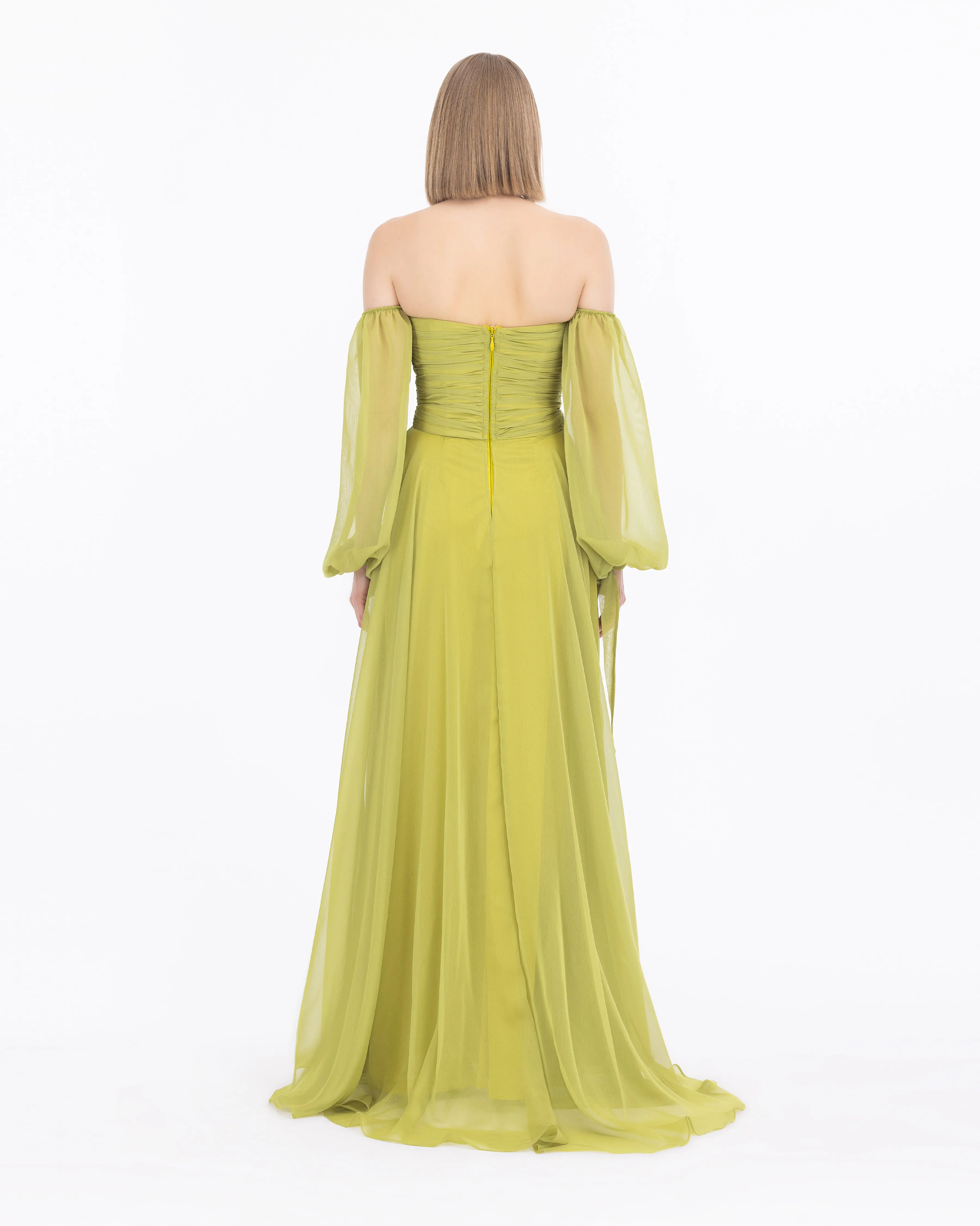 Kalp Yaka Çıkarılabilir Kollu Yırtmaçlı Abiye