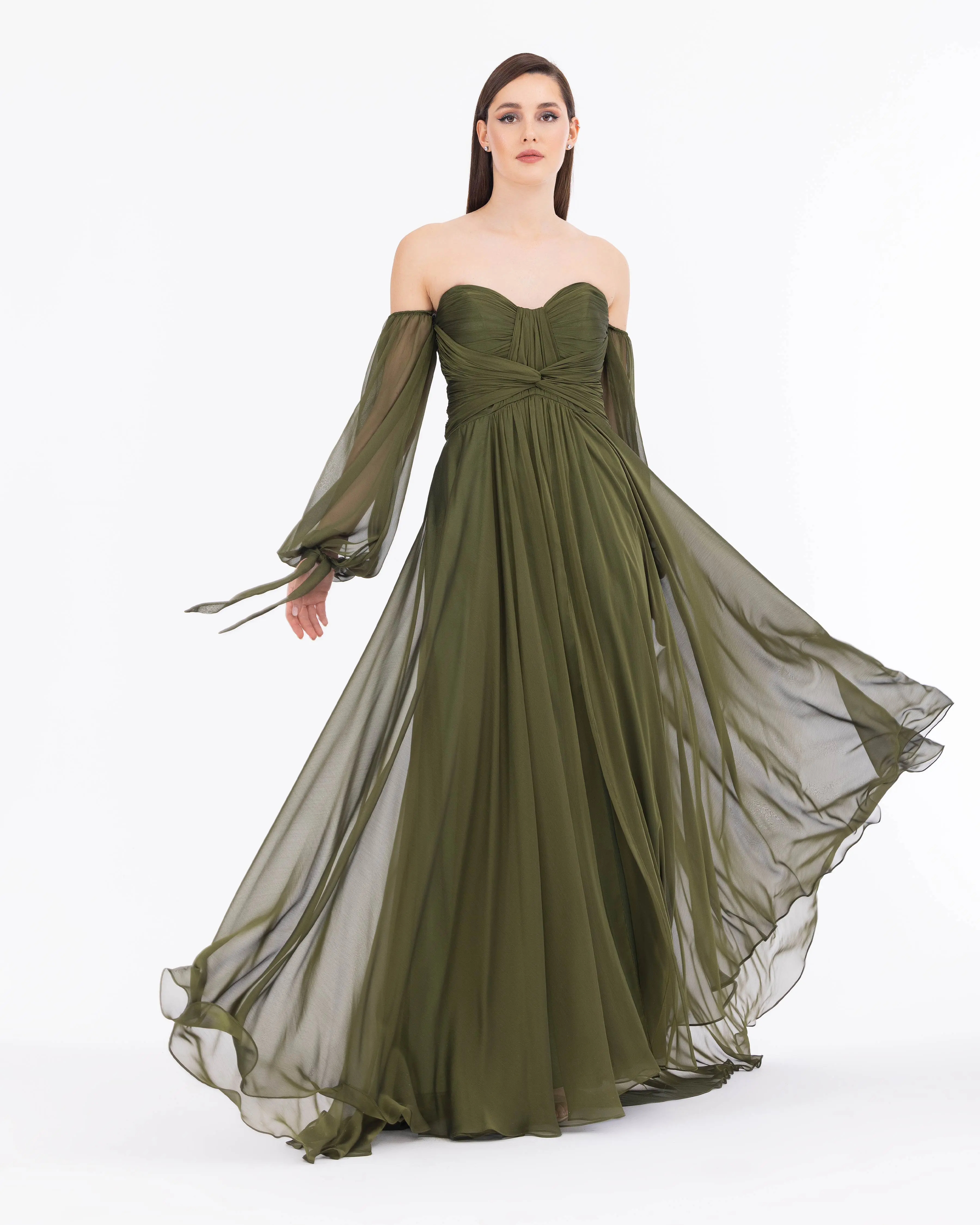 Kalp Yaka Çıkarılabilir Kollu Yırtmaçlı Abiye