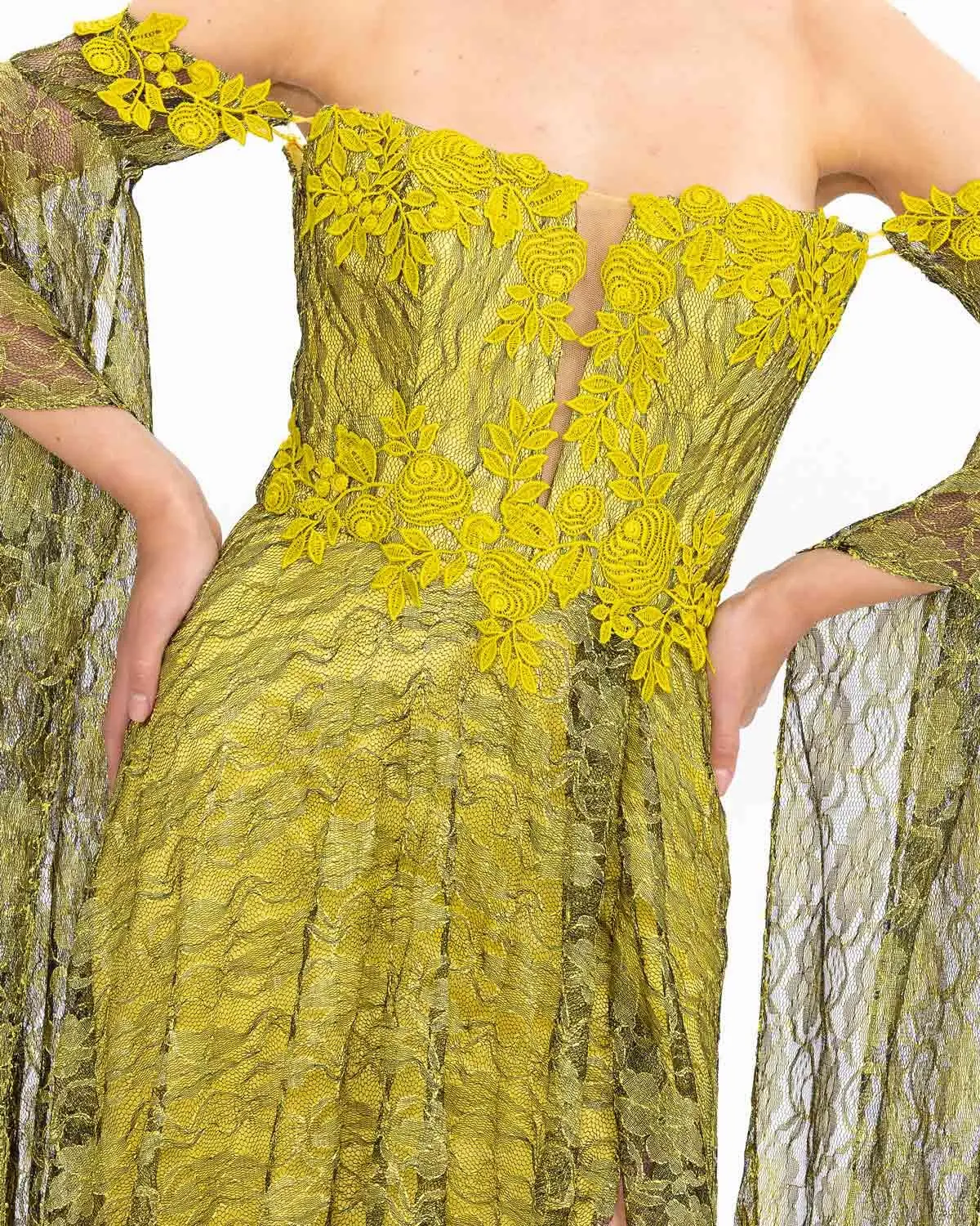 Straplez Uzun Kol Dantel Abiye