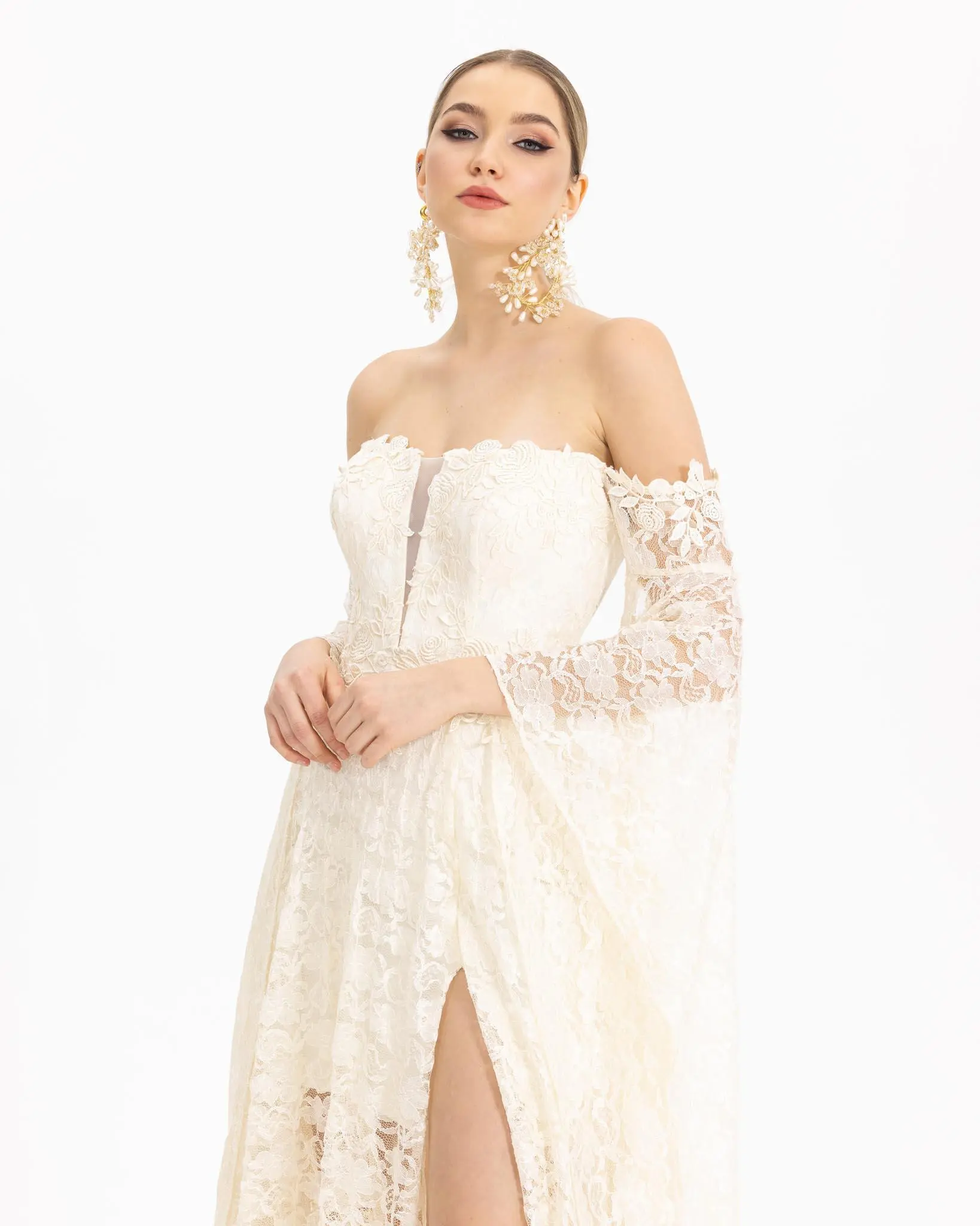 Straplez Uzun Kol Dantel Abiye