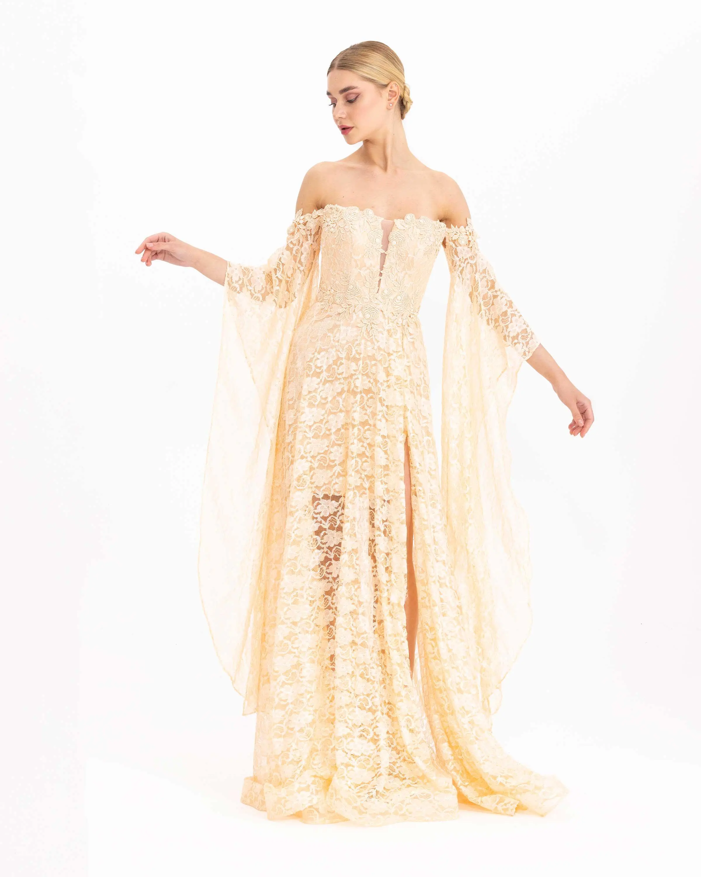 Straplez Uzun Kol Dantel Abiye